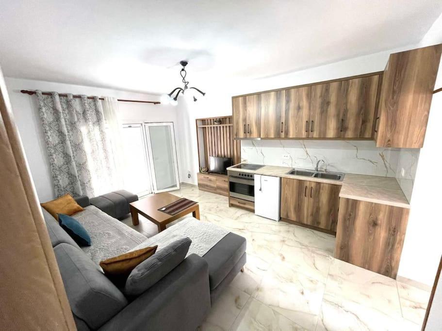 Roel Apartments Sarandë Buitenkant foto