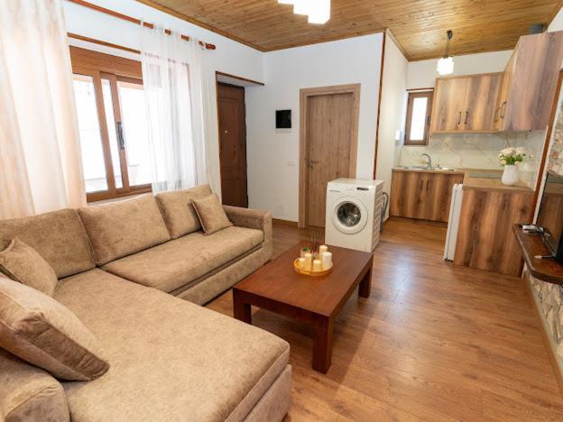 Roel Apartments Sarandë Buitenkant foto