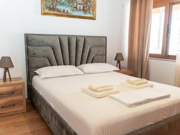 Roel Apartments Sarandë Buitenkant foto
