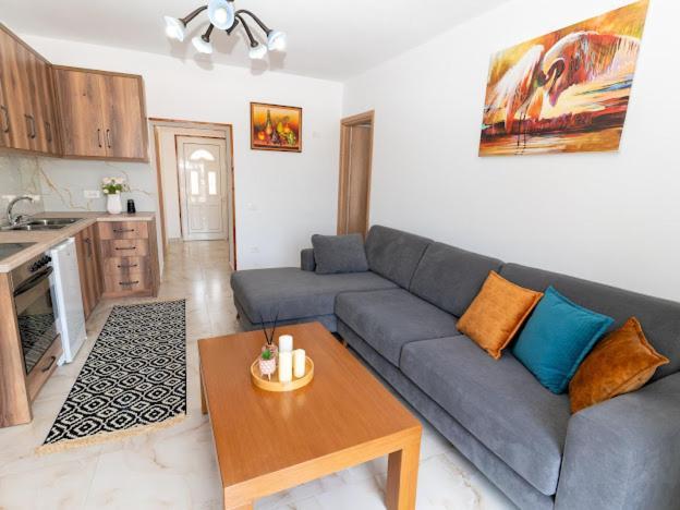 Roel Apartments Sarandë Buitenkant foto