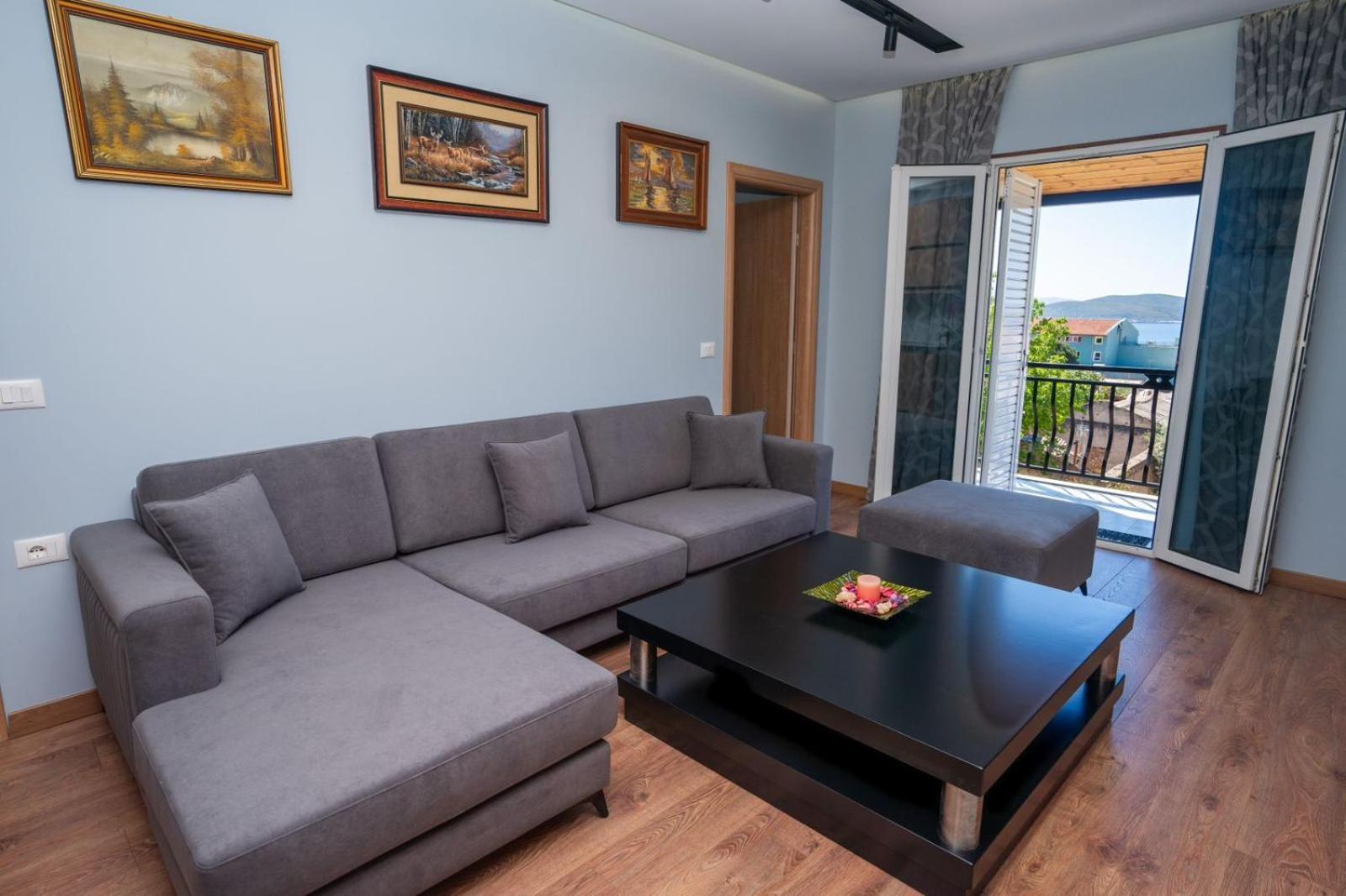 Roel Apartments Sarandë Buitenkant foto